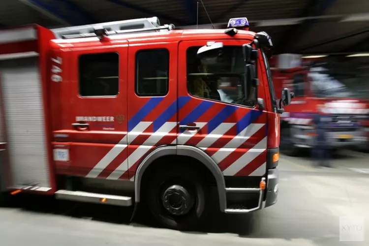 Bewoners geschrokken na felle brand in woningcomplex Huizen