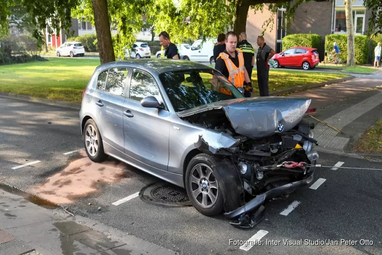 Flinke ravage na kop-staartbotsing in Hilversum