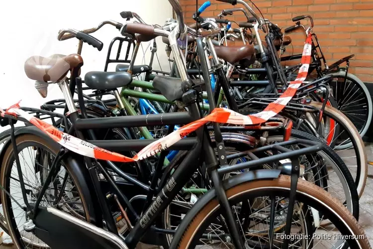 Vrouw vindt gestolen fiets terug op Marktplaats en rolt serie-fietsendief op