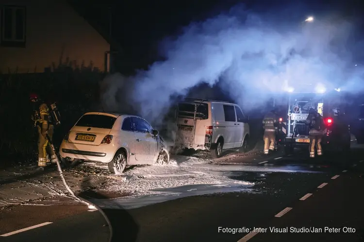 Getuigen autobrandstichting gezocht