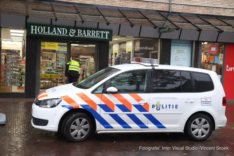 Overval op winkel in Huizen