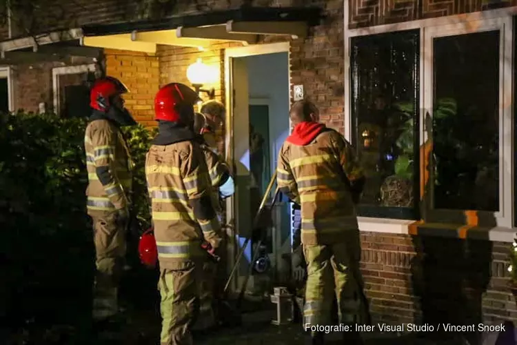 Water komt via de gevel naar beneden in Laren