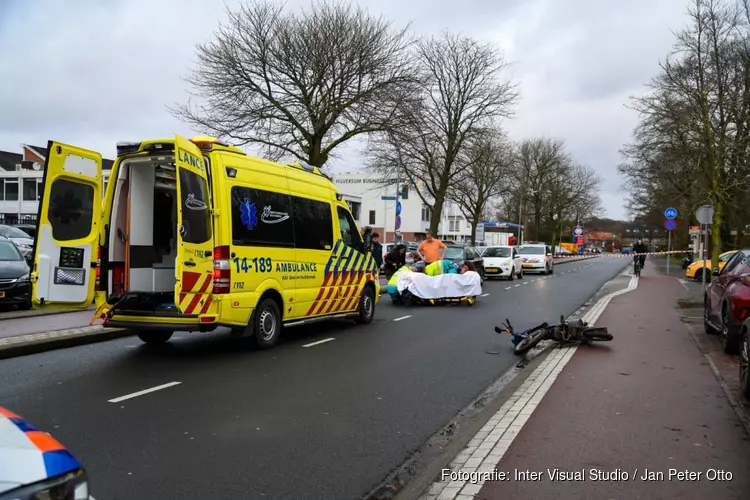 Snorfietsrijder zwaar gewond na ongeval