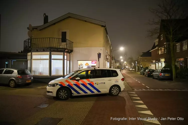 Politie zoekt twee mannen na gewapende overval op snackbar Hilversum