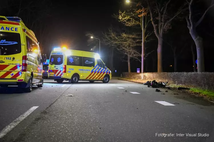 Scooterrijder zwaargewond na ongeval in Huizen