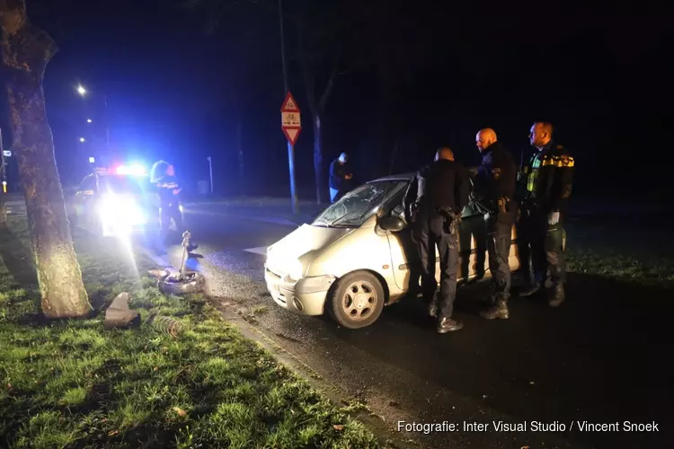 Politieachtervolging eindigt in ongeluk in Huizen