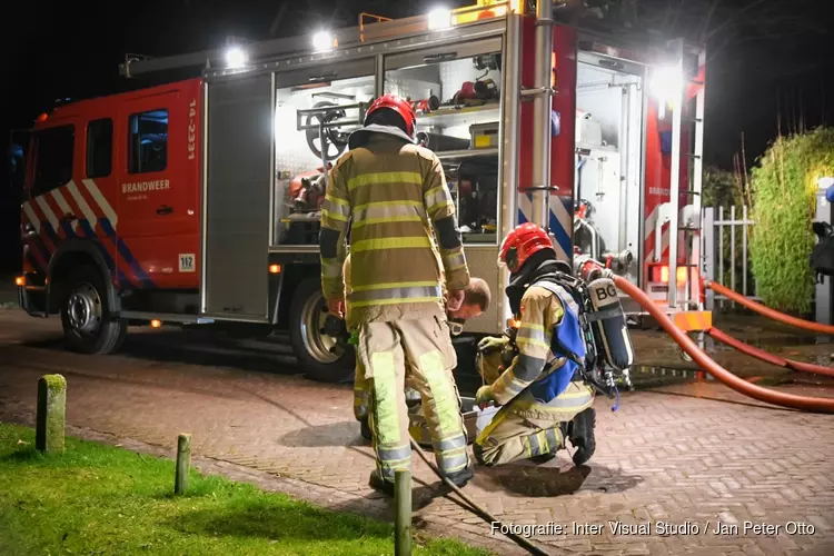 Twee woningen ontruimd bij brand in Laren