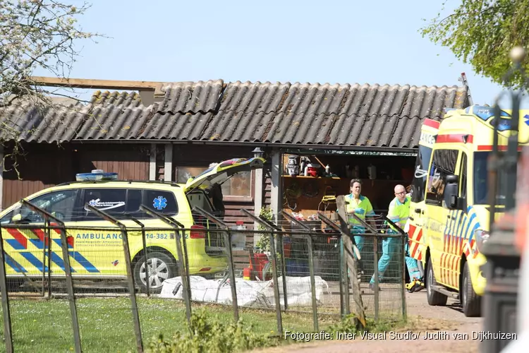 Persoon gewond na val door dak in Nederhorst den Berg