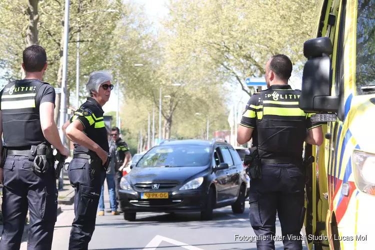 Vrouw op fiets aangereden in Huizen