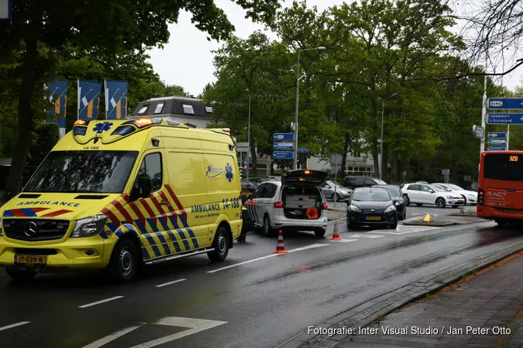 Bromfietser gewond in Hilversum