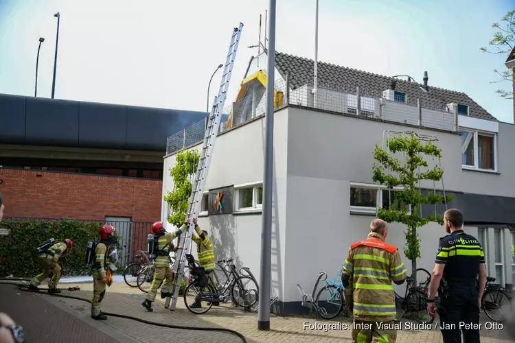 Brand op dakterras woning Hilversum