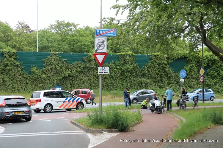 Oudere vrouw gewond na ongeval in Huizen/Bussum