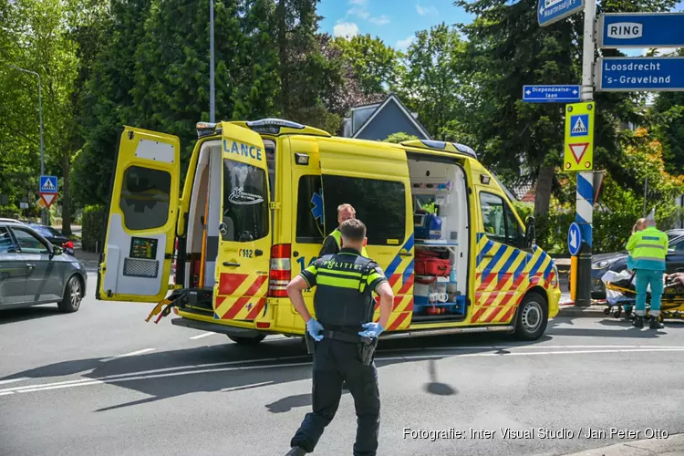 Verkeer tot Loosdrecht vast na aanrijding met fietsster