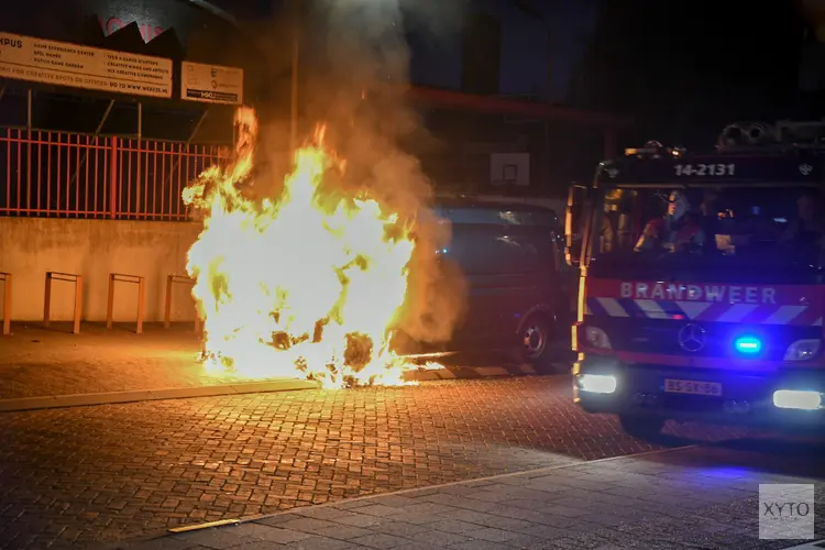 Getuigen gezocht van autobrand