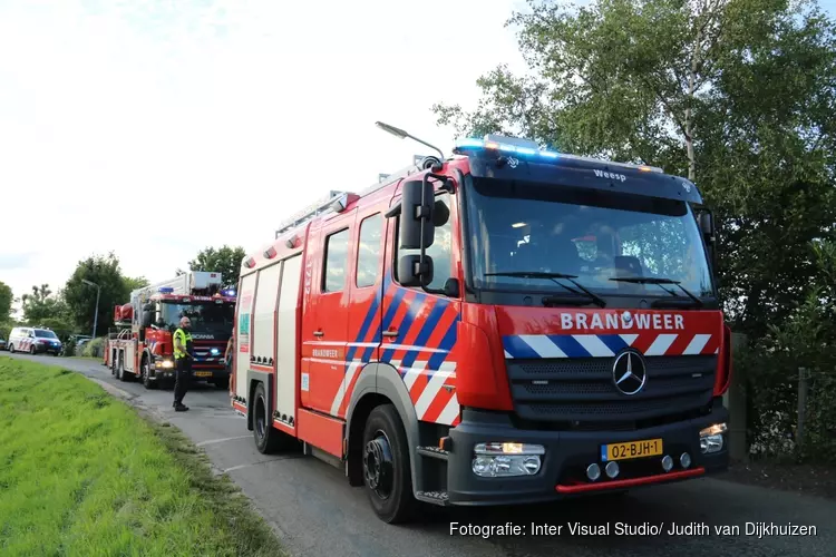 Brandweer blust keukenbrand in Weesp