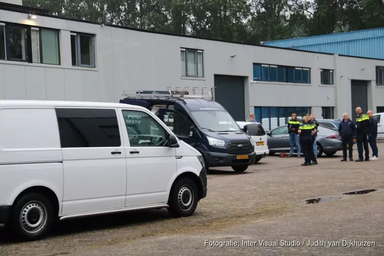 Politie-actie op bedrijventerrein in Weesp