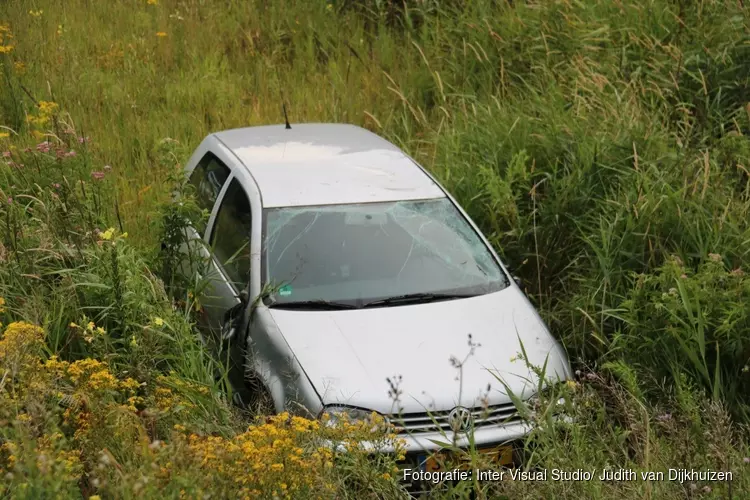 Bestuurder gevlucht na crash in Muiderberg