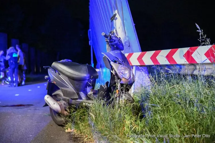 Scooterrijder in levensgevaar na ongeval Hilversum