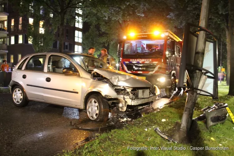 Automobilist aangehouden na aanrijding in Huizen