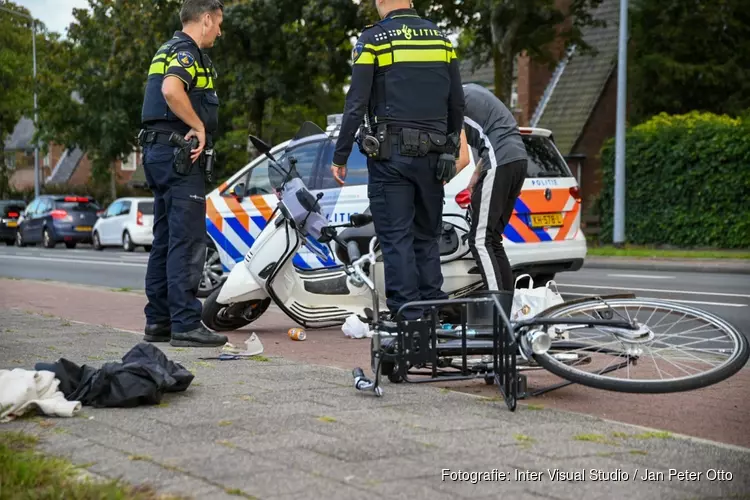 Gewonde bij botsing tussen fietser en snorbrommer in Hilversum