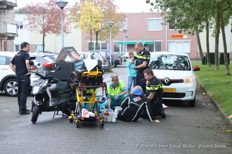 Scooterrijder gewond in Huizen